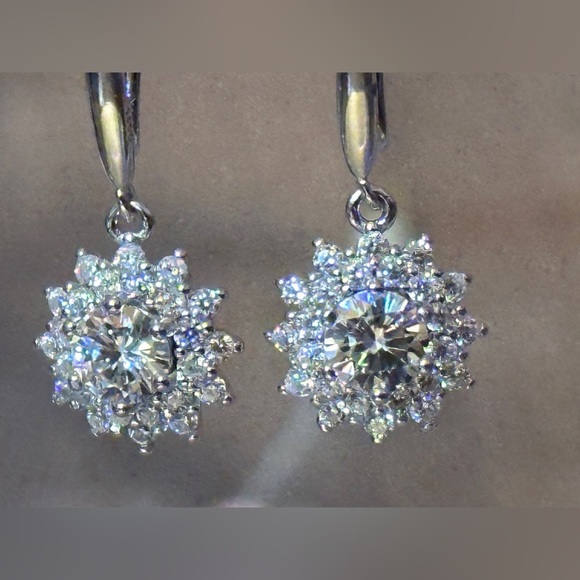 Moissanite One Carat Flower Dangle from slide through lever - Picture 5 of 9